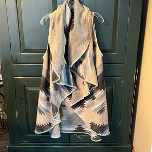Shoulder-less Cardigan